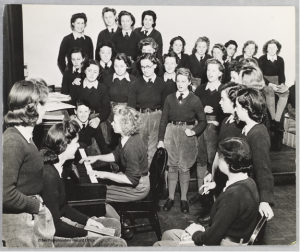 A get together after a day’s training. Versatile Iris Joyce types, farms and also plays. Source: D8333, Northamptonshire Record Office. Courtesy of Dr David Wilson.