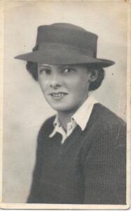 Betty Bond, nee Hewitt, in her uniform taken in about 1942 when she was 20 Source: Helen Van Dongen