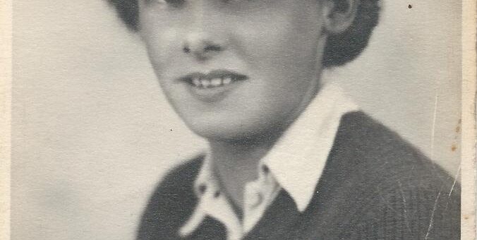 Betty Bond, nee Hewitt, in her uniform taken in about 1942 when she was 20 Source: Helen Van Dongen