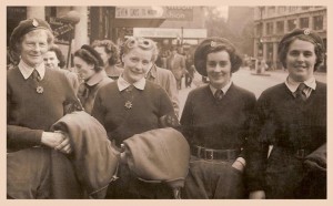 Talgarth Land Girls arrive in London to see the Queen at the Disbandment Ceremony in October 1950. They stayed overnight at the Clapham Common Underground dormitories.