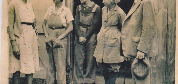 WW2 Land Girl Hilda Hook standing next to David Lloyd George. Source: Hilda's grandson Shaun.