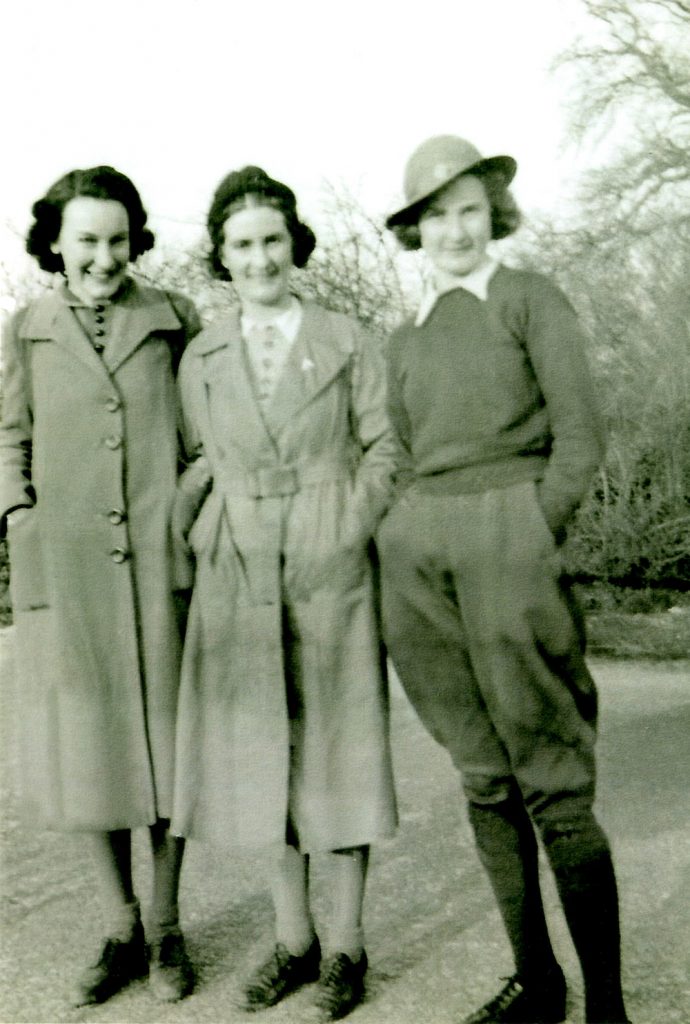 Daphne Webb on right with her sister and cousin