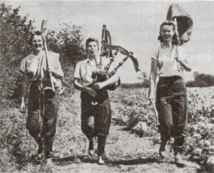 Dagenham Piper Land Girls