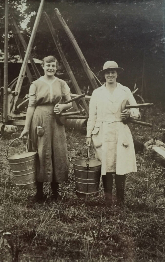 WW1 Land Girl Milker