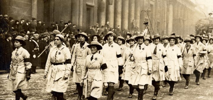 A parade of First World War Land Girls