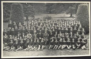 Land-Girls-at-Overton-on-Dee