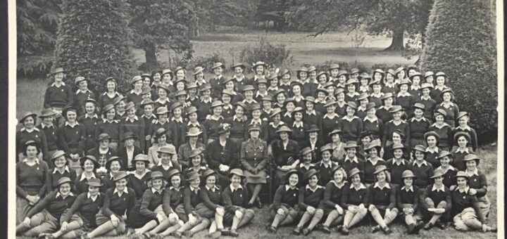 Land-Girls-at-Overton-on-Dee