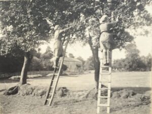 First World War Land Girls at Kenda House