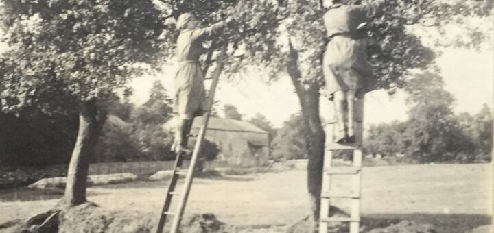 First World War Land Girls at Kenda House