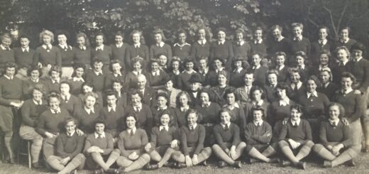 Land-Girls-in-Monmouthshire